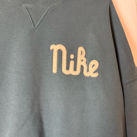 Nike Crewneck Sweatshirt XXL Green Oversized Crop Spellout Logo - Picture 3 of 7